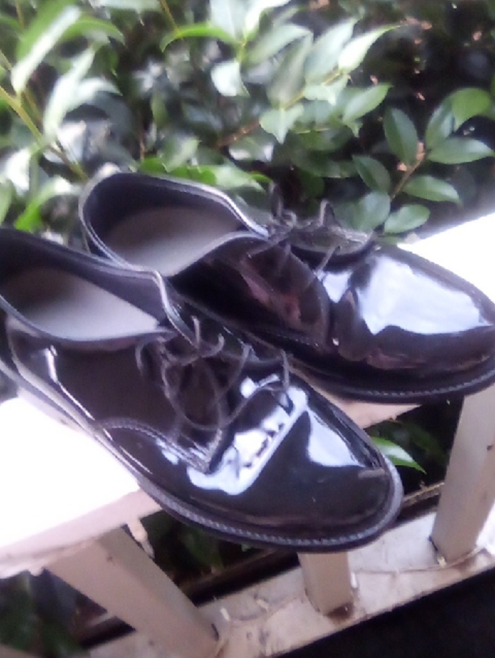 Classic Woman's's Black Patent Leather Lace-Up Shoes.